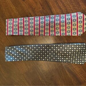 Men’s silk ties like new. Geometric and Polka Dot. Total length 60”. Round tree